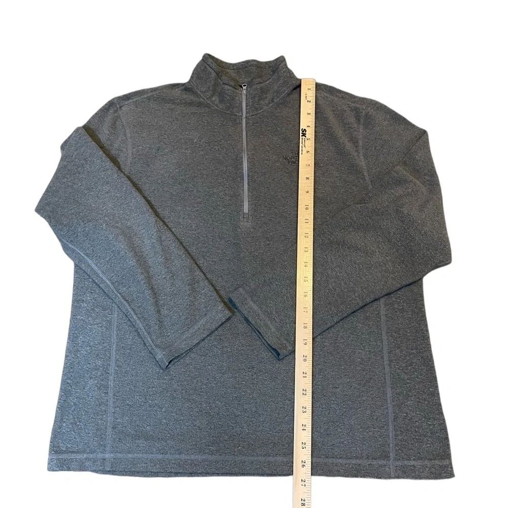 The North Face  The North Face Gray Quarter-(1/4)Zip Pullover men Large fleece.